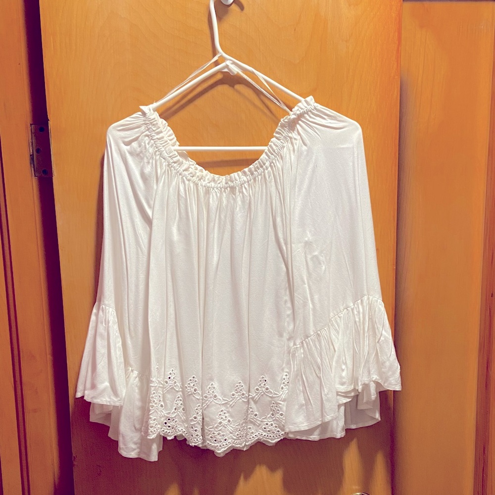 Elan Off shoulder blouse, adorable!!